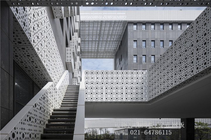 幕墙穿孔铝板/冲孔铝板—上海焦点生物的幕墙