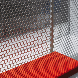 用穿孔铝板/铝穿孔网板制作而成的半透明金属帷幕